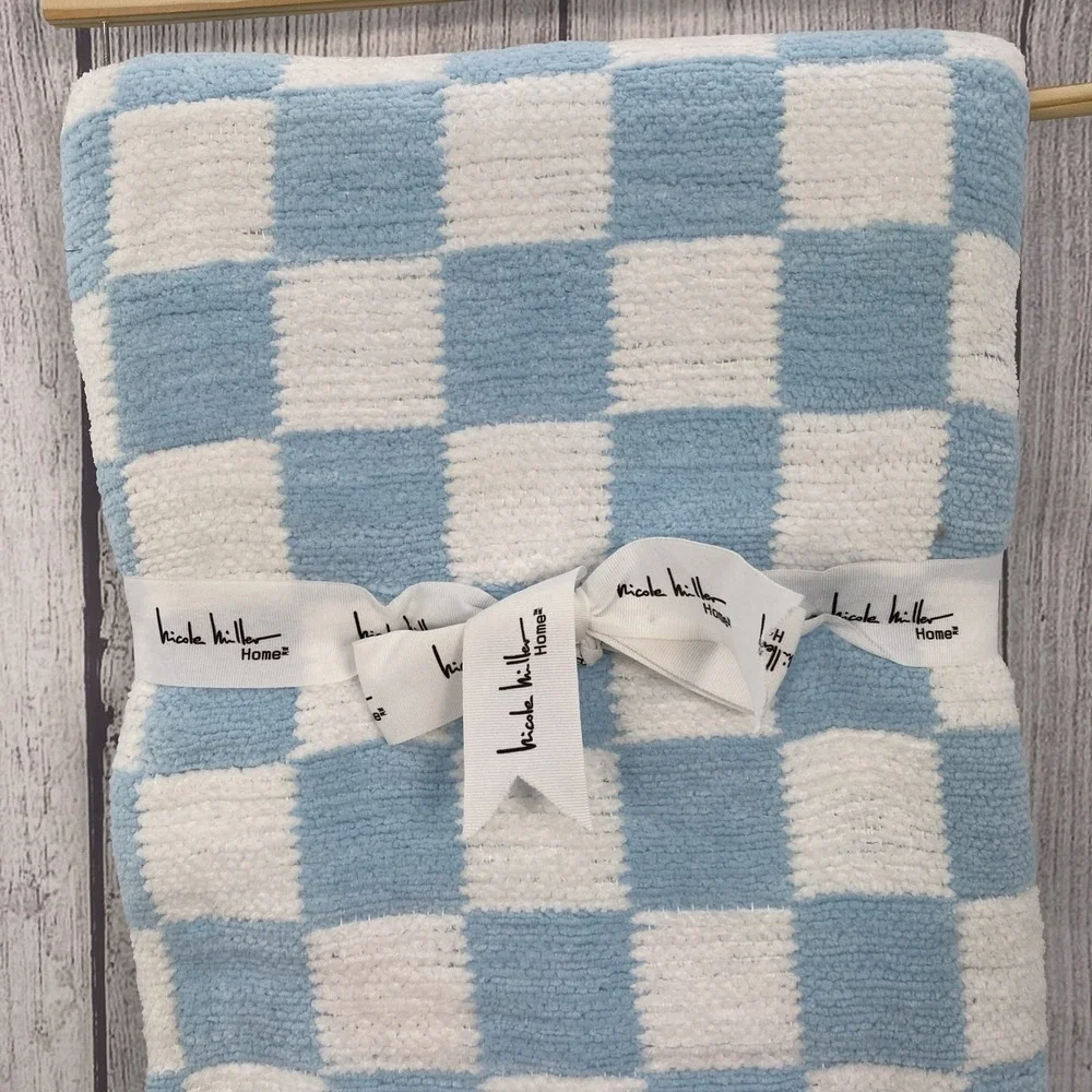 Nicole Miller Throw Blanket 50x70 Light Blue White Chenille Checkered Fringe